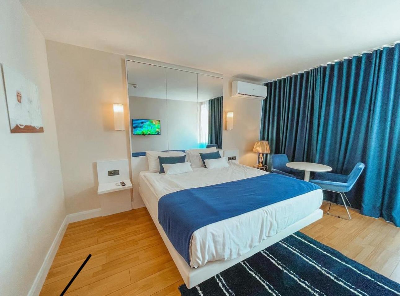 Апартаменты With Sea View *