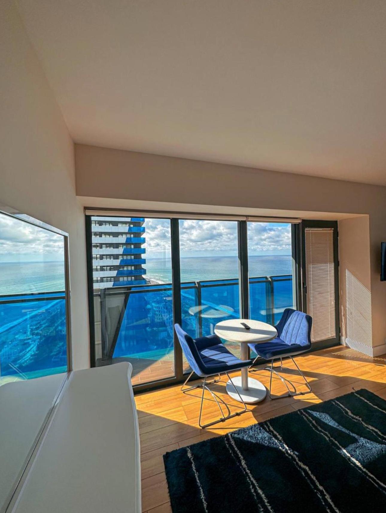Апартаменты With Sea View *