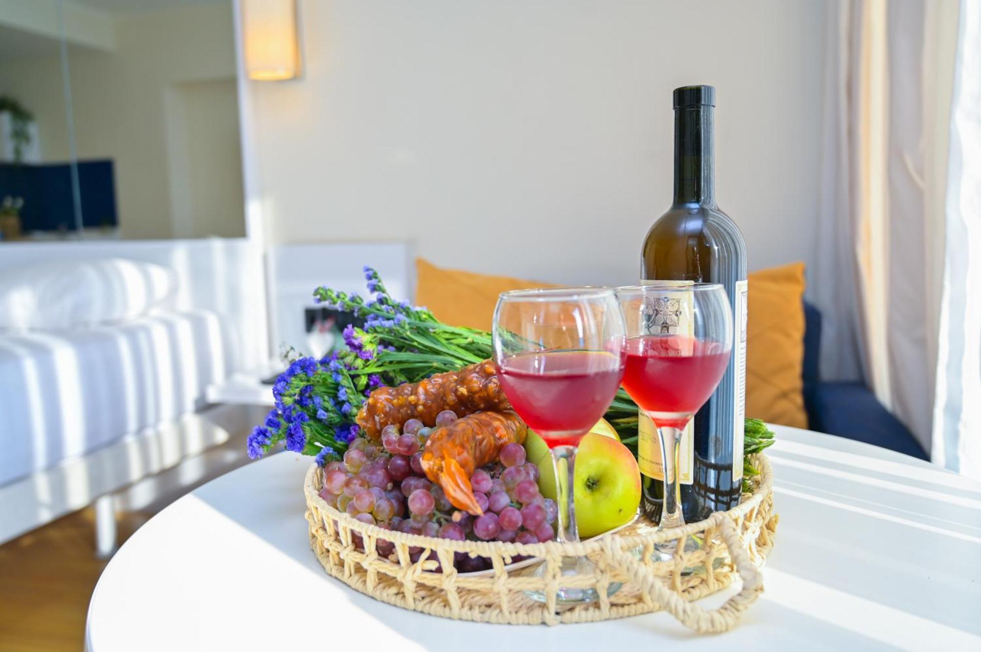 With Sea View Апартаменты Батуми