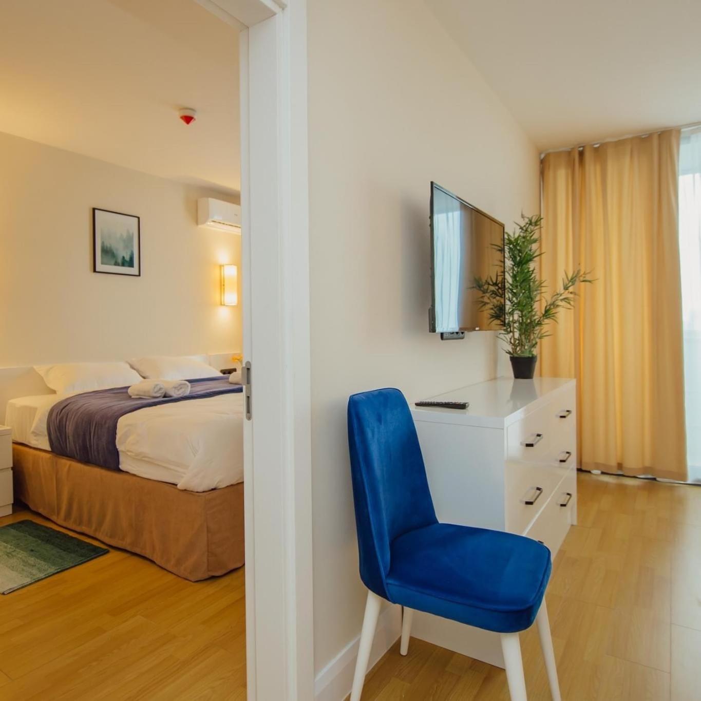With Sea View Апартаменты *